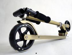 成人滑板车改装视频,从普通滑板车到时尚成人滑板车的华丽蜕变